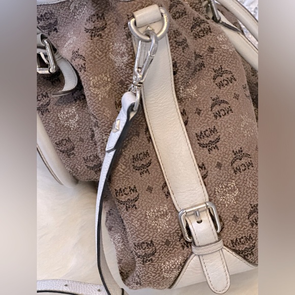 🔥Vintage MCM Brown Canvas Crossbody - Picture 4 of 16